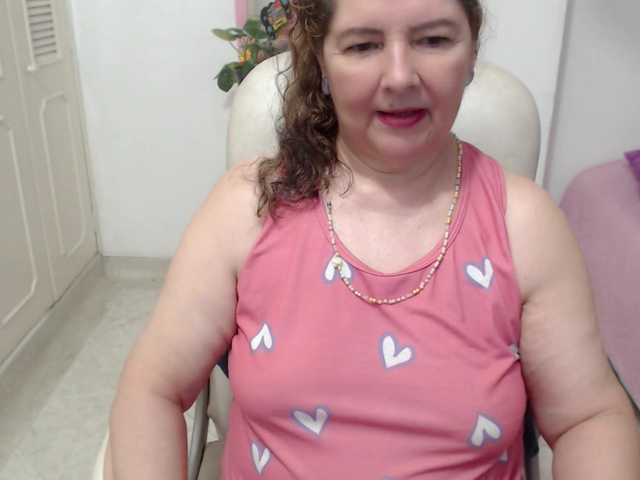 leonela-68 live cam on BongaCams