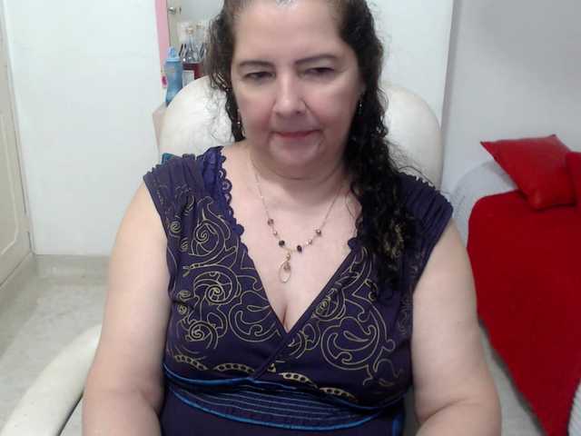 leonela-68 live cam on BongaCams
