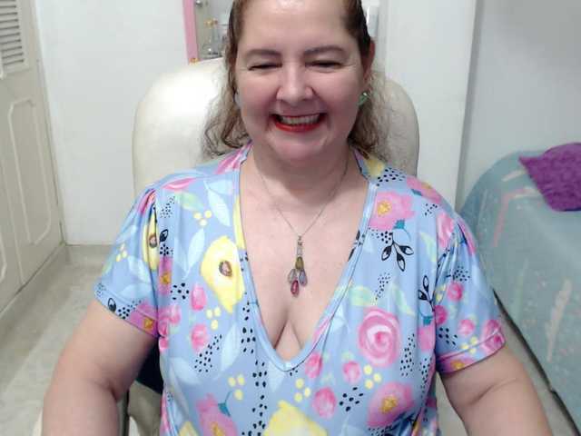 leonela-68 live webcam show
