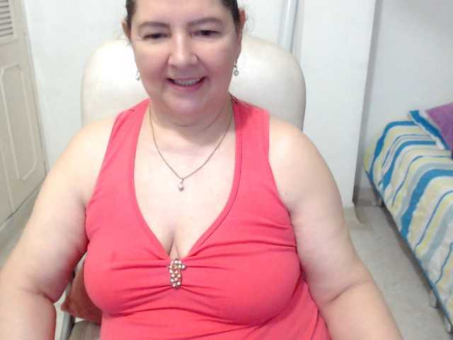 leonela-68 live cam on BongaCams