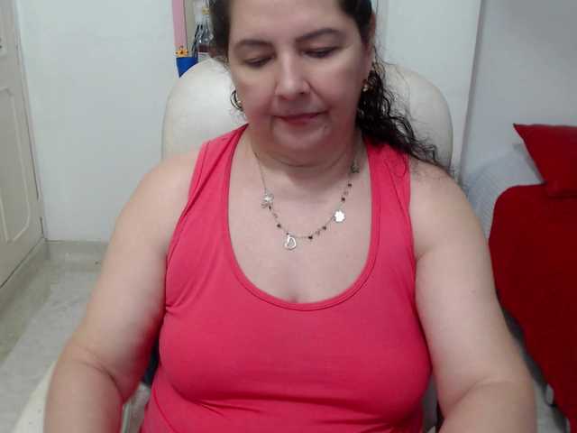 leonela-68 live cam on BongaCams