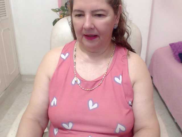 leonela-68 live cam on BongaCams