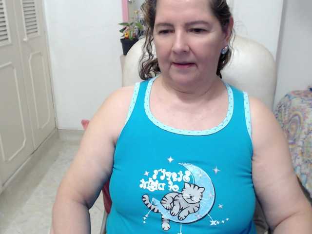 leonela-68 live cam on BongaCams
