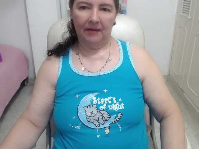 leonela-68 live cam on BongaCams