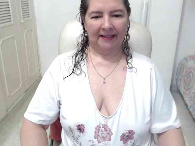 leonela-68 webcam