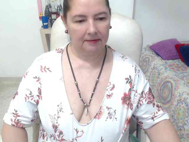 leonela-68 webcam