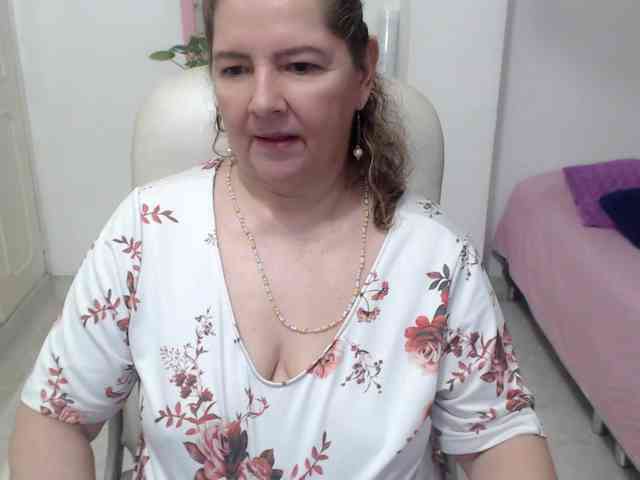 leonela-68 webcam
