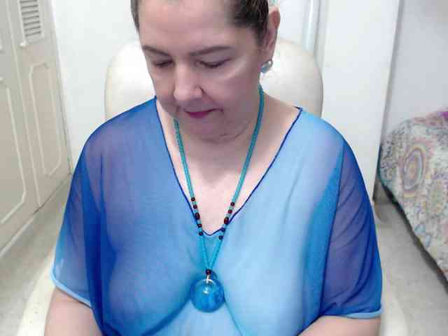 leonela-68 webcam
