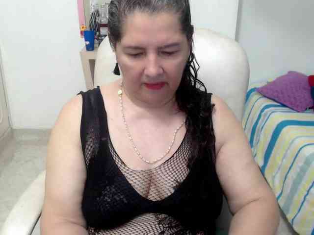 leonela-68 webcam