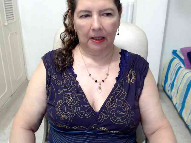 leonela-68 webcam