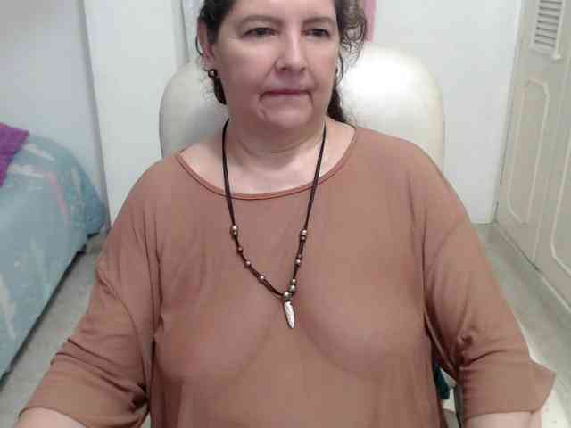 leonela-68