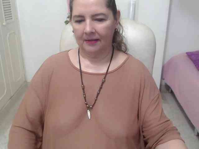 leonela-68