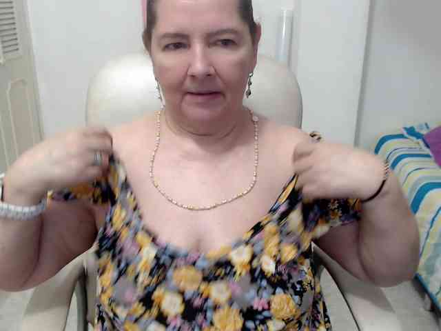 leonela-68 webcam