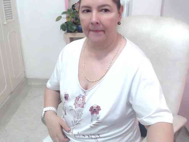leonela-68 webcam