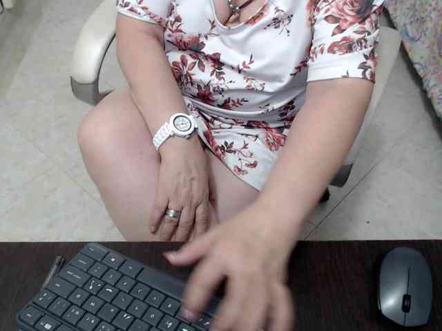 leonela-68 webcam