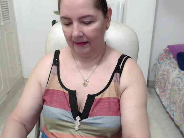 leonela-68 webcam