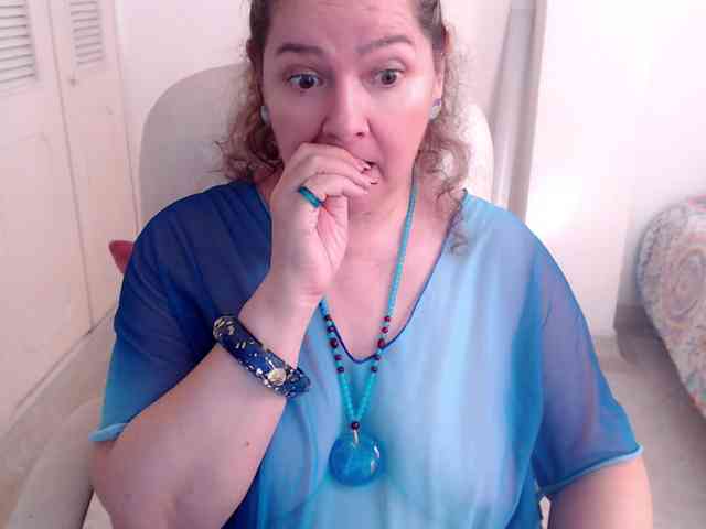 leonela-68 webcam