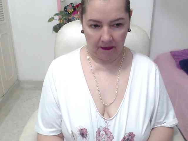leonela-68 webcam