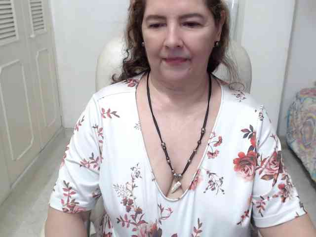 leonela-68