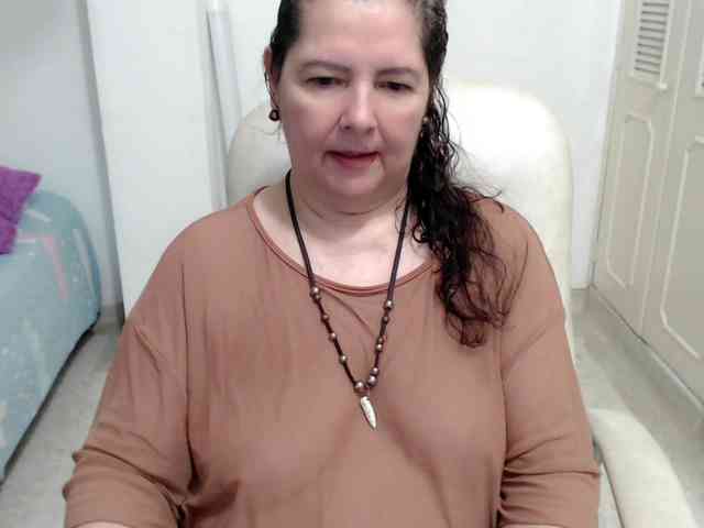 leonela-68 webcam