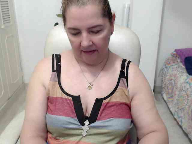 leonela-68 webcam
