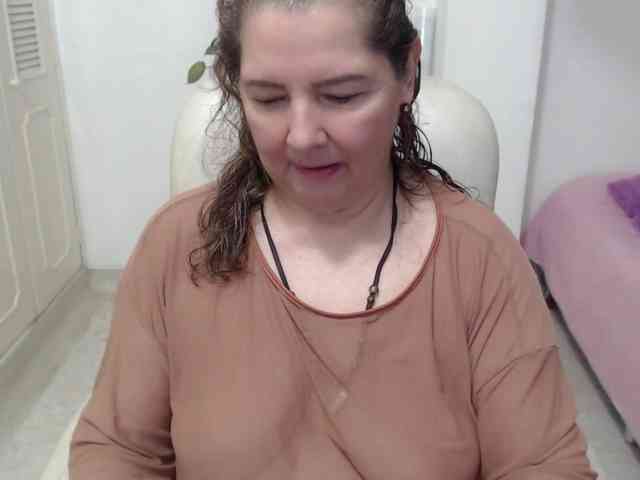 leonela-68 webcam