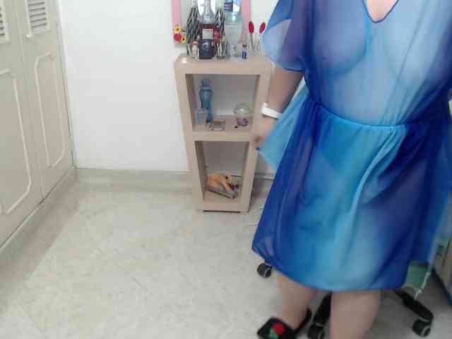leonela-68 webcam