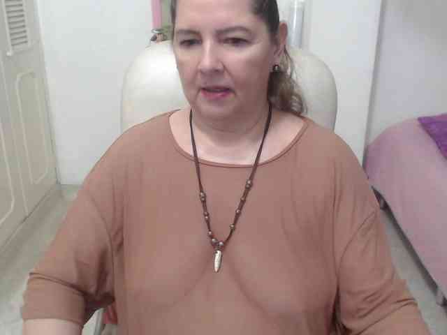 leonela-68