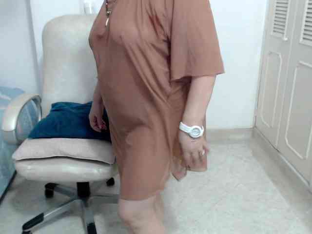 leonela-68 webcam