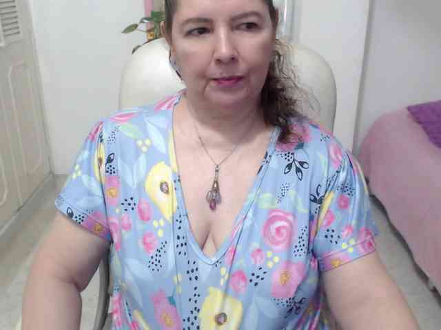 leonela-68 webcam