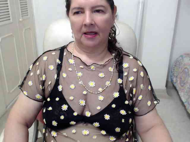 leonela-68