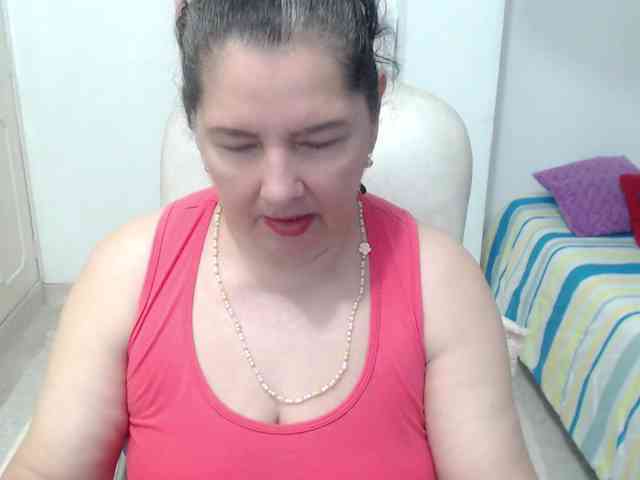 leonela-68 webcam