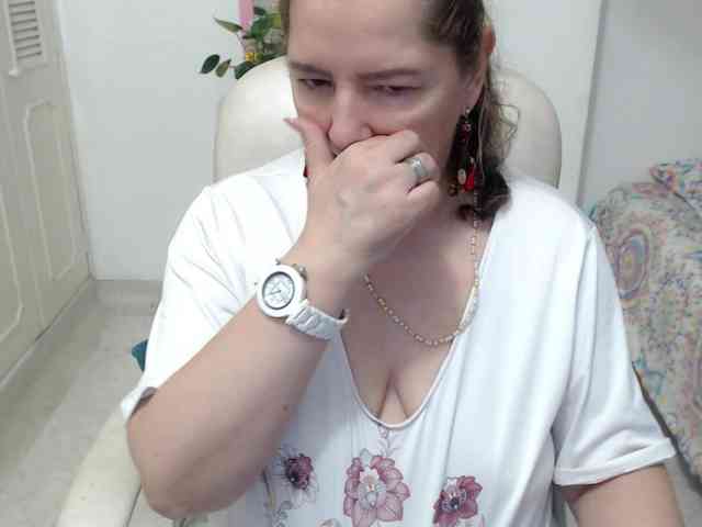 leonela-68 webcam