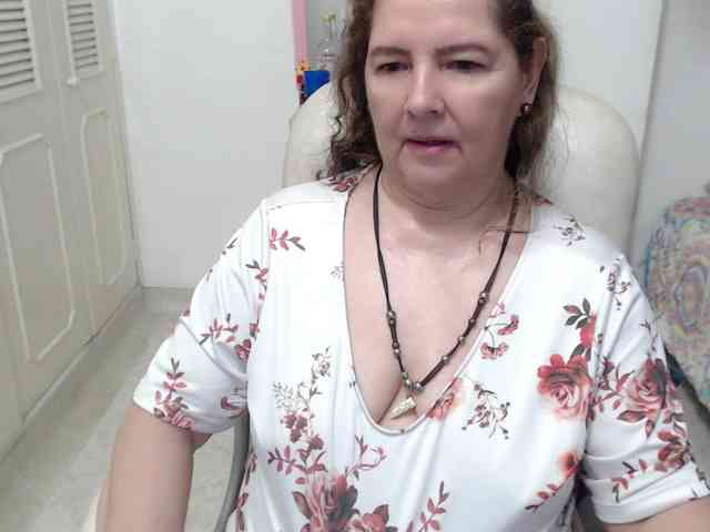 leonela-68 webcam