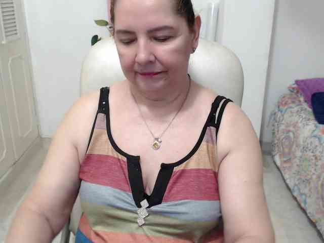 leonela-68 webcam