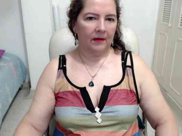 leonela-68