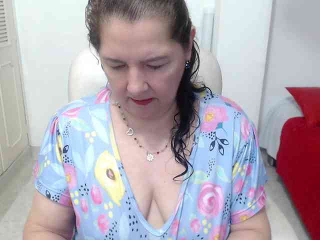leonela-68 webcam
