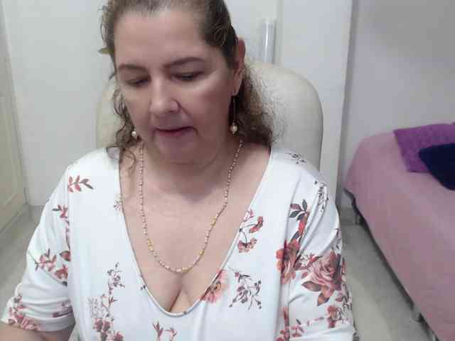 leonela-68 webcam