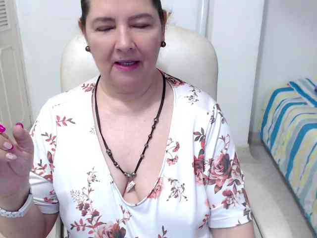 leonela-68 webcam