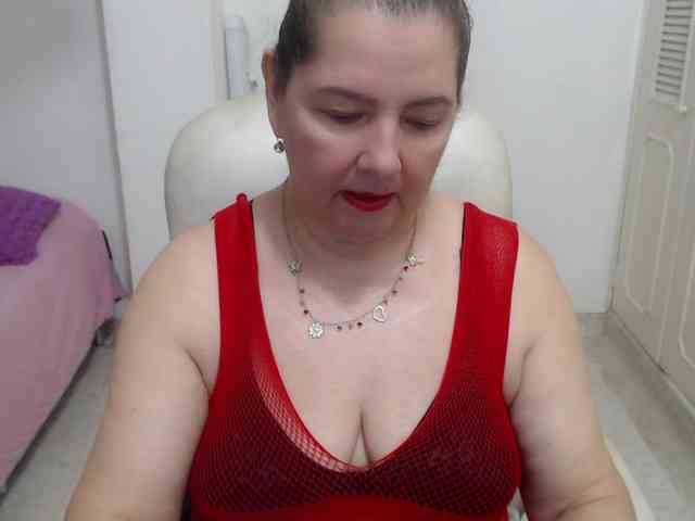 leonela-68 webcam