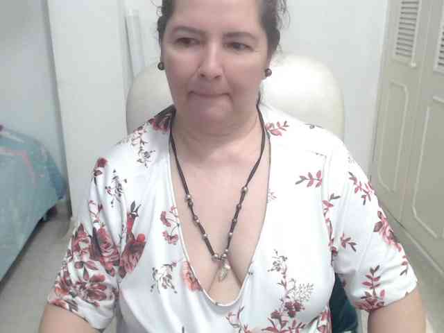 leonela-68 webcam