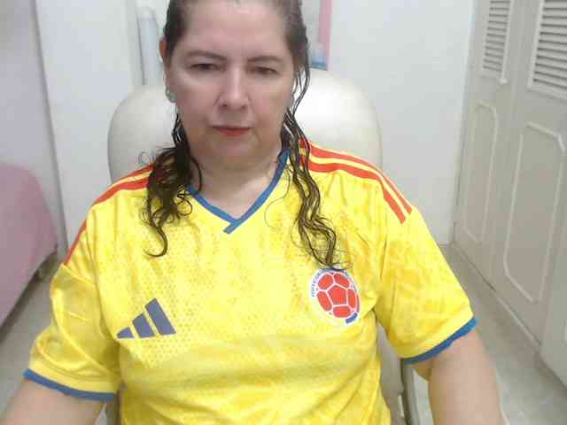leonela-68 webcam