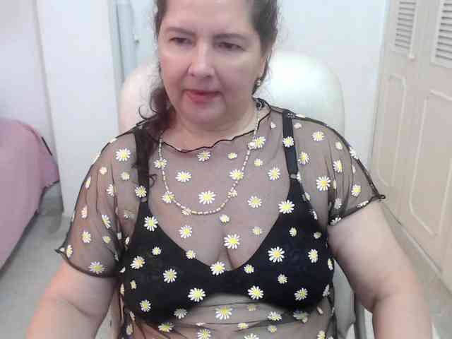 leonela-68 webcam