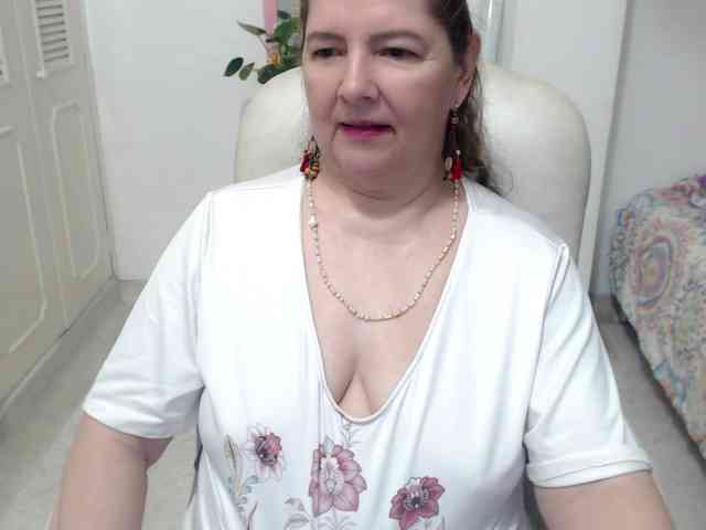 leonela-68 webcam