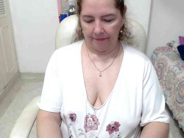 leonela-68 webcam
