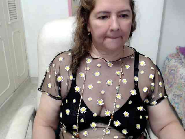 leonela-68