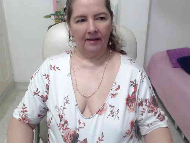 leonela-68 webcam
