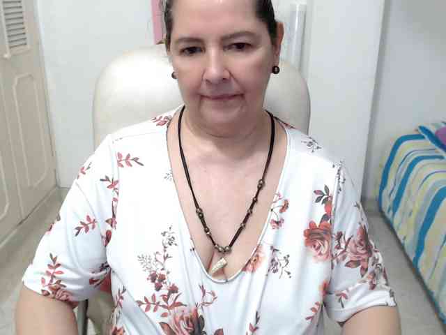leonela-68 webcam