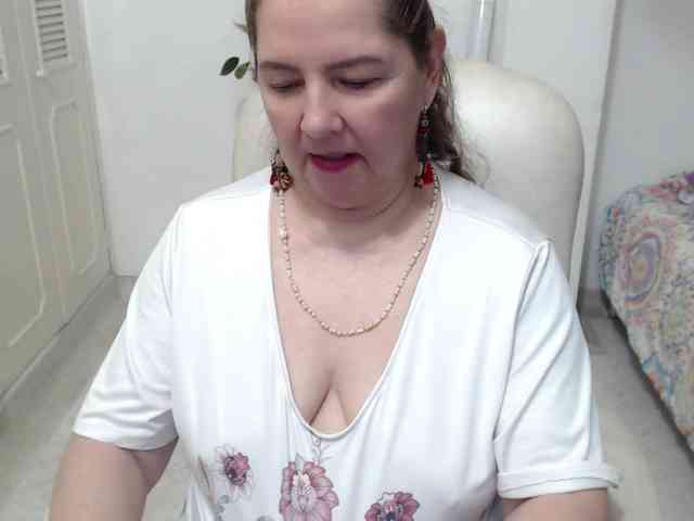 leonela-68 webcam