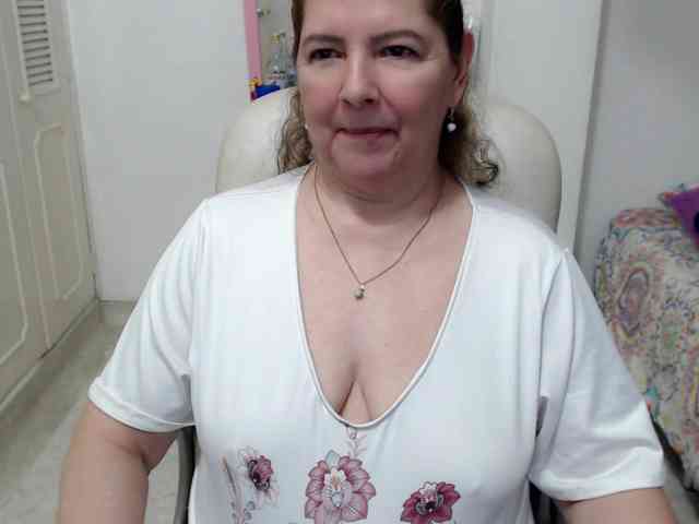 leonela-68 webcam